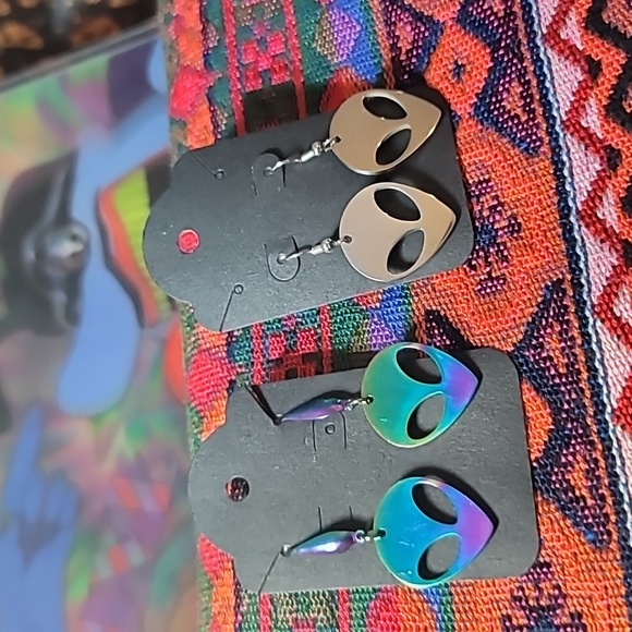 Handmade unique silver Alien Earrings - Picture 1 of 4